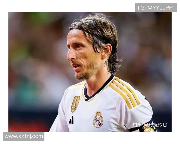 足球五大球星综合素质排名揭秘 技能与实力的完美对比